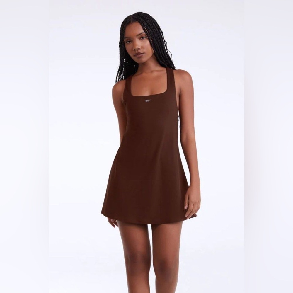 Set Active Dress in Black/Onyx Luxform